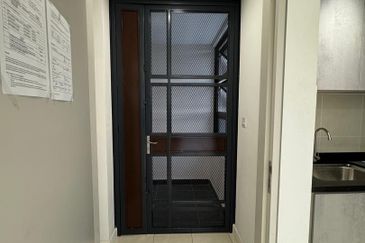 THE PULSE RESIDENCE & THE PULSE