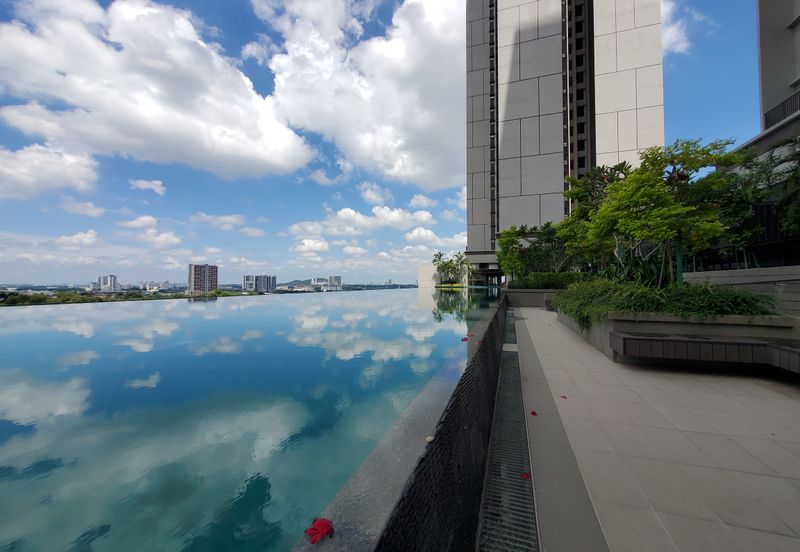 THE PULSE RESIDENCE & THE PULSE