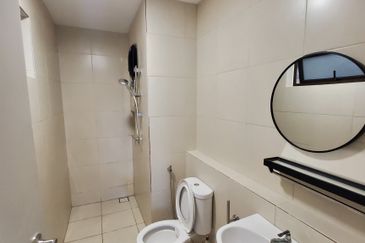 THE PULSE RESIDENCE & THE PULSE