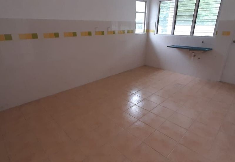 EMERALD PARK (SEREMBAN 2)