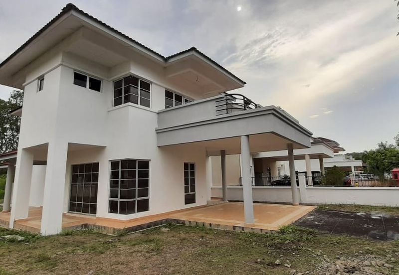 EMERALD PARK (SEREMBAN 2)