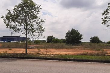 Industrial Land Near to Bandar Enstek, Bandar Sri Sendayan for Sale