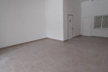 Ground Floor Shop @ Taman Pinang Gading Sikamat for Rent
