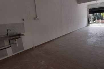 Ground Floor Shop @ Taman Pinang Gading Sikamat for Rent