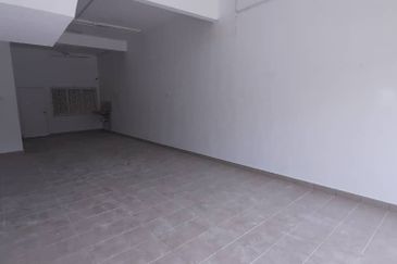 Ground Floor Shop @ Taman Pinang Gading Sikamat for Rent