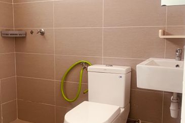 ‼️Urgent Sale‼️ 2-storey terrace house @ ADIRA, Ara Sendayan