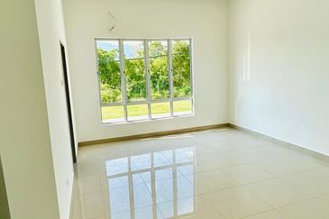 Double Storey Terrace House @ Taman Kirby Seremban for Rent