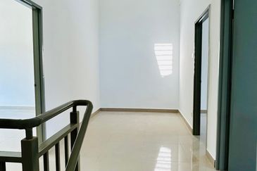 Double Storey Terrace House @ Taman Kirby Seremban for Rent