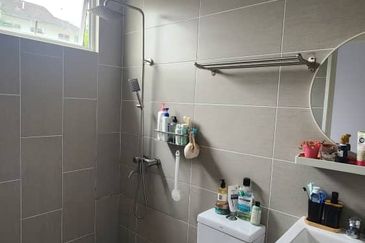 Damaris @ Ara Sendayan