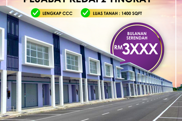 Pejabat Kedai Dua Tingkat di Parit Buntar Perak