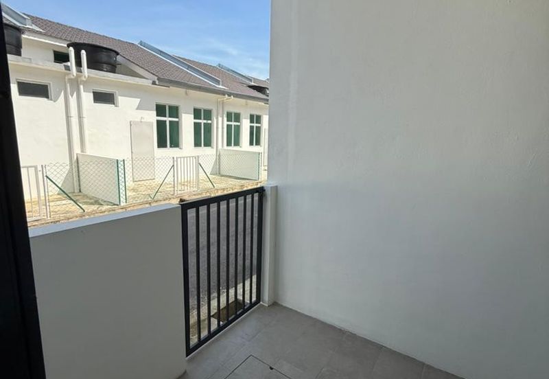 Rumah Teres Dua Tingkat di Kulim