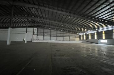 West Port, Pulau Indah