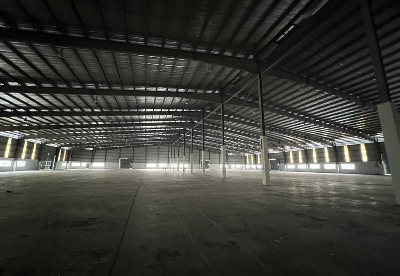 West Port, Pulau Indah