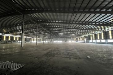 West Port, Pulau Indah