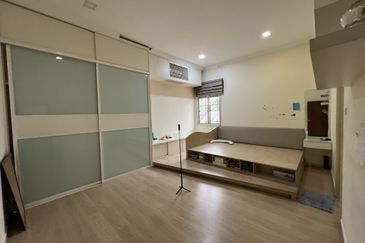 Beautiful and spacious Freehold bungalow for sale in ss19 subang jaya