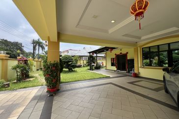 Beautiful and spacious Freehold bungalow for sale in ss19 subang jaya