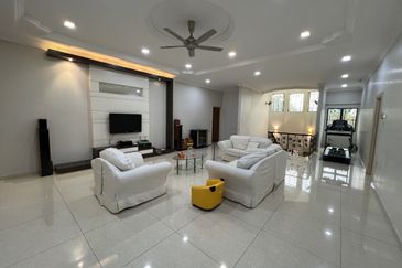 Beautiful and spacious Freehold bungalow for sale in ss19 subang jaya