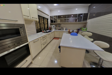 Beautiful and spacious Freehold bungalow for sale in ss19 subang jaya