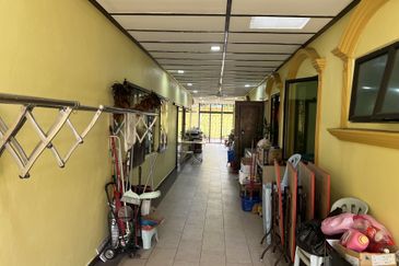 Beautiful and spacious Freehold bungalow for sale in ss19 subang jaya