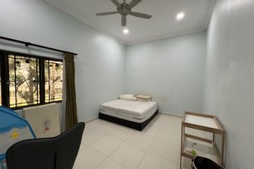 Beautiful and spacious Freehold bungalow for sale in ss19 subang jaya