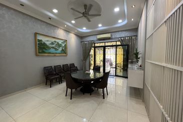 Beautiful and spacious Freehold bungalow for sale in ss19 subang jaya