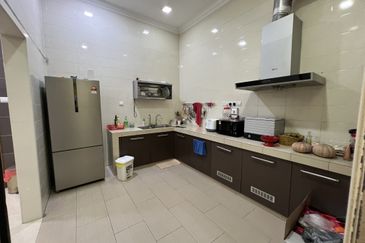 Beautiful and spacious Freehold bungalow for sale in ss19 subang jaya