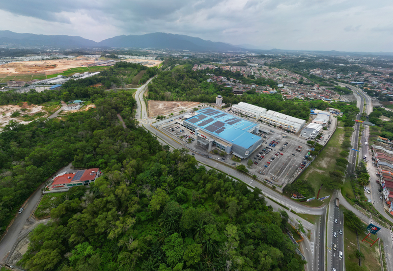 1.8ac Seremban Forest heights Main Road Corner Freehold Commercial land for sale