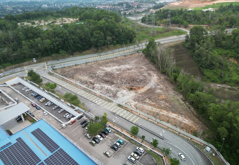 1.8ac Seremban Forest heights Main Road Corner Freehold Commercial land for sale