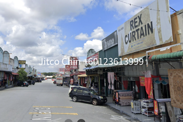 Nilai 3 Freehold end lot link factory for sale/rent 30x100