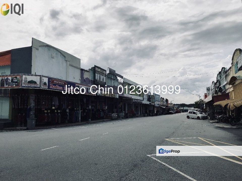Nilai 3 Wholesale Centre, Jalan 3/8 end lot shop/factor for rent/sale, , 