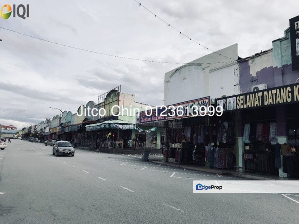 Nilai 3 Wholesale Centre, Jalan 3/8 end lot shop/factor for rent/sale, , 