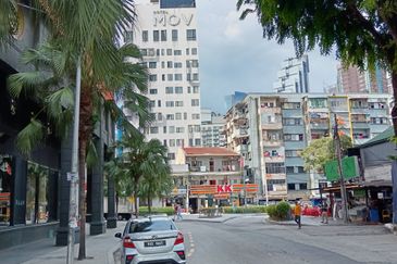 Freehold title shophouse next to tourist hotspot and malls