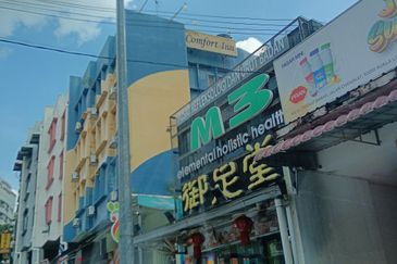 Freehold title shophouse next to tourist hotspot and malls