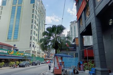 Freehold title shophouse next to tourist hotspot and malls