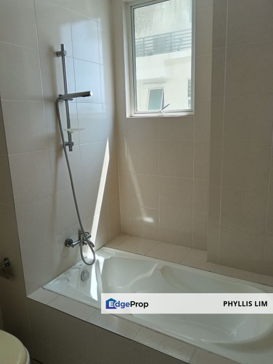 Refurbished service apartment unit in Subang Jaya, Selangor, Subang Jaya