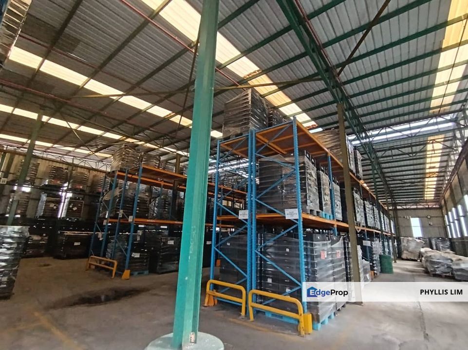 Medium industrial warehouse to let in Nilai, Negeri Sembilan, Nilai