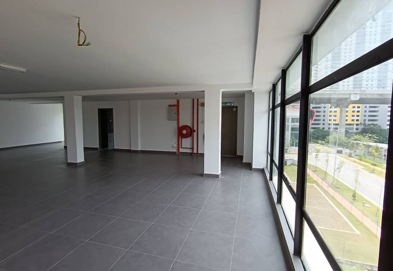 New factory & warehouse to let in Autopark City KD