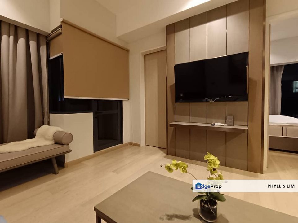 Fully furnished unit with Twin Towers view for sale in Star Residences One, Kuala Lumpur, KL City