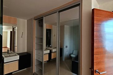 Dua Sentral Residential Tower