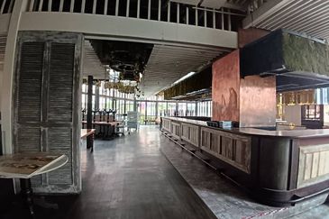 Fitted F&B space on the ground floor in DC Mall, Damansara Heights