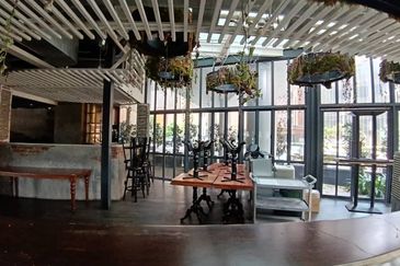 Fitted F&B space on the ground floor in DC Mall, Damansara Heights