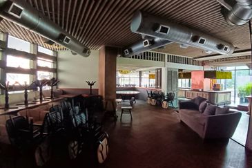 Fitted F&B space on the ground floor in DC Mall, Damansara Heights