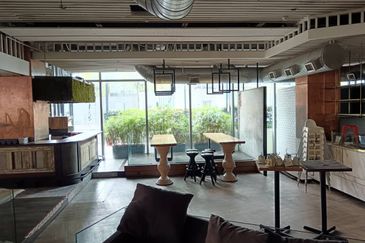 Fitted F&B space on the ground floor in DC Mall, Damansara Heights