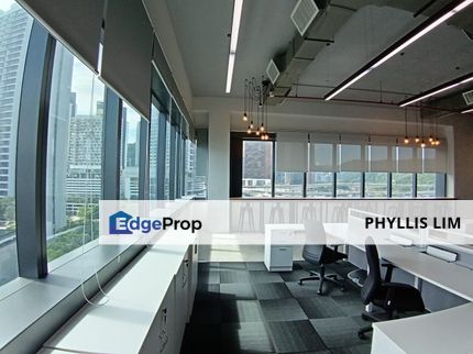 Fully fitted office in KYM Tower, Mutiara Damansara, bright & near to malls & MRT, Selangor, Mutiara Damansara