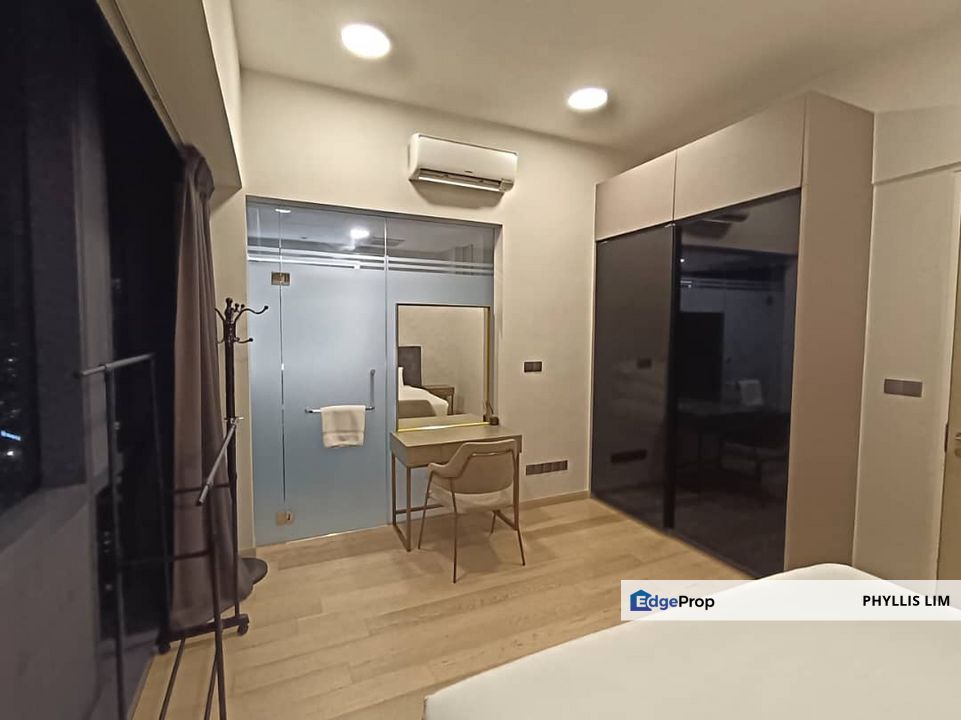 High floor fully furnished unit in Star Residences, Kuala Lumpur, KL City