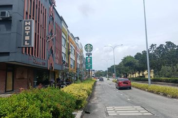 PD Waterfront shop lot for sale with tenancy, near to beach side & main road