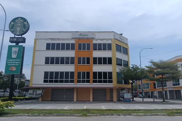 PD Waterfront shop lot for sale with tenancy, near to beach side & main road