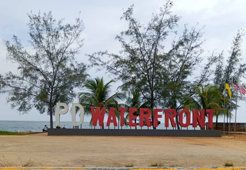 PD Waterfront shop lot for sale with tenancy, near to beach side & main road