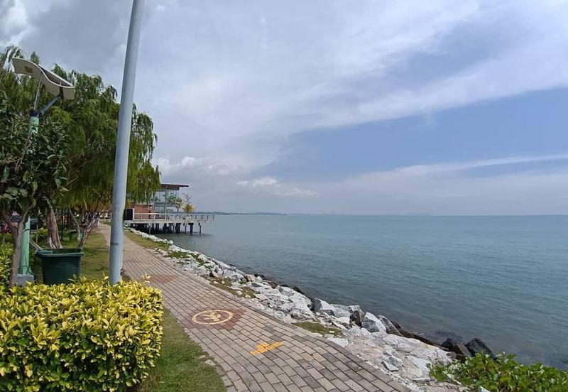 PD Waterfront shop lot for sale with tenancy, near to beach side & main road