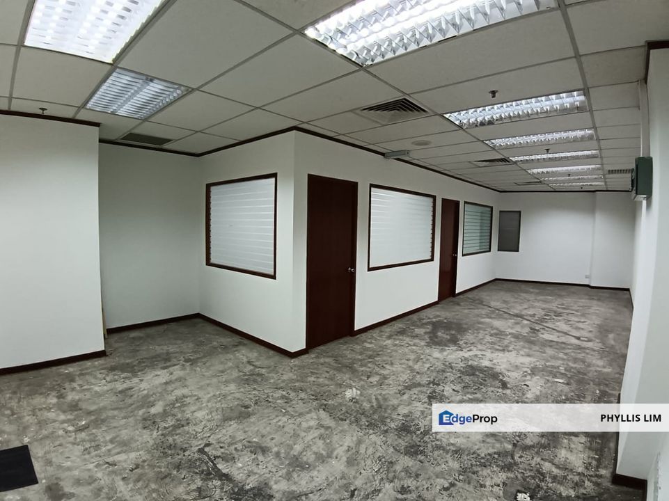 Small, partially fitted office with 2 rooms in KLCC, convenient location, Kuala Lumpur, KLCC